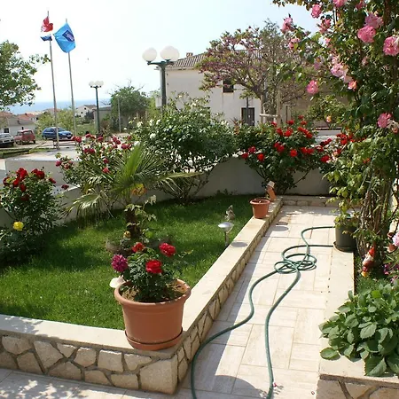 Povljana 233b Apartment